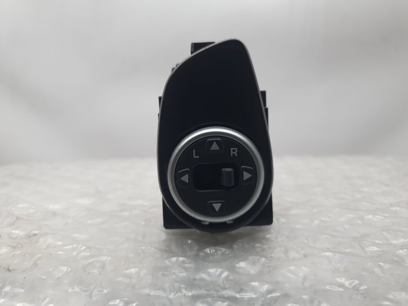 Recambio de mando retrovisor para hyundai i20 coupe trend referencia OEM IAM 299140228  