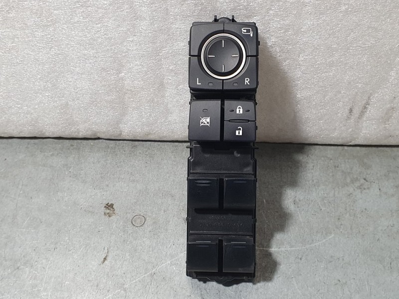 Recambio de mando elevalunas delantero izquierdo para lexus is 300h referencia OEM IAM 8404053230  