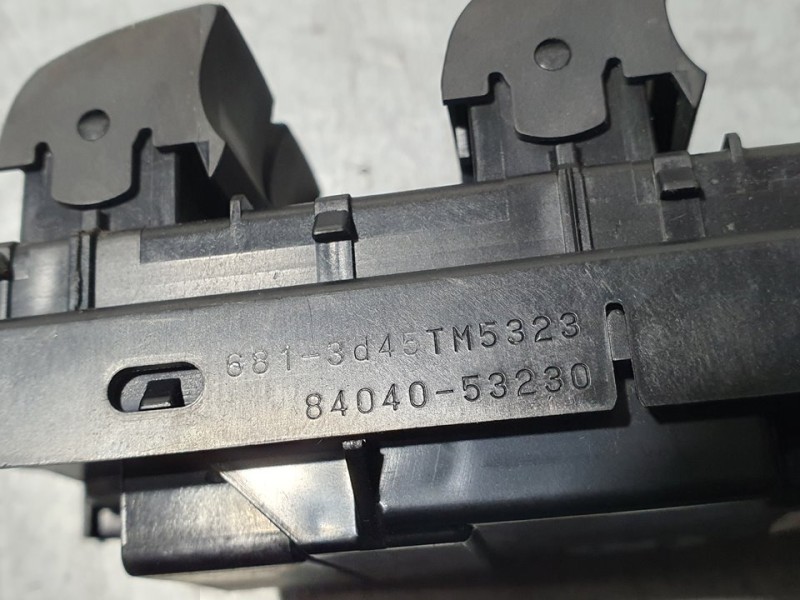 Recambio de mando elevalunas delantero izquierdo para lexus is 300h referencia OEM IAM 8404053230  