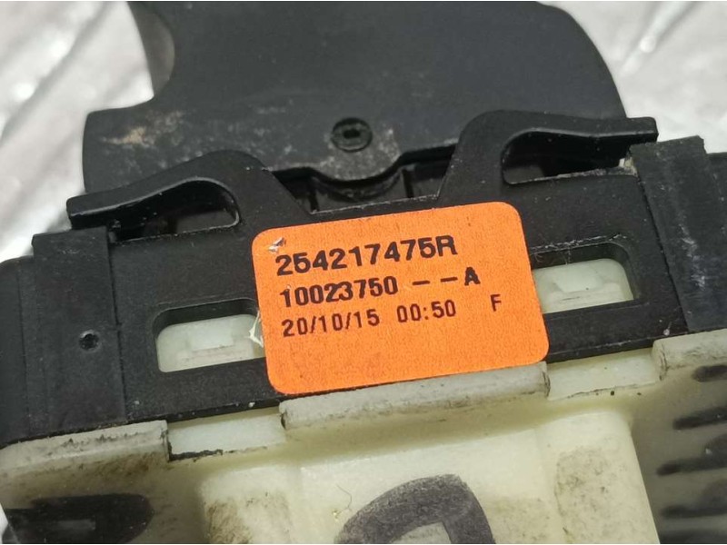 Recambio de mando elevalunas delantero derecho para dacia duster sl eficacia 4x4 referencia OEM IAM 254217475R  