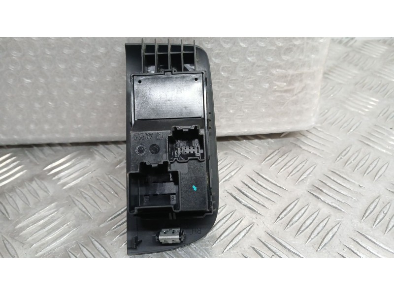 Recambio de mando elevalunas delantero derecho para opel zafira tourer c (p12) 1.6 cdti (75) referencia OEM IAM 13301886  