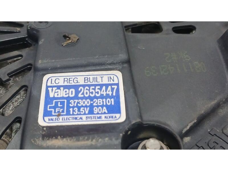Recambio de alternador para hyundai i20 comfort referencia OEM IAM 373002B101 VALEO 2655447