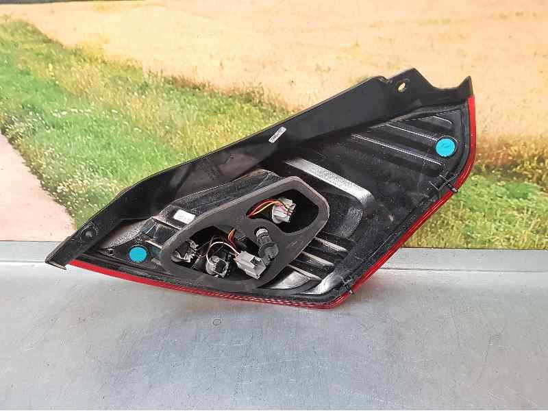 Recambio de piloto trasero izquierdo para ford fiesta (ccn) titanium referencia OEM IAM C1BB13405AE  ROZADO VER FOTOS