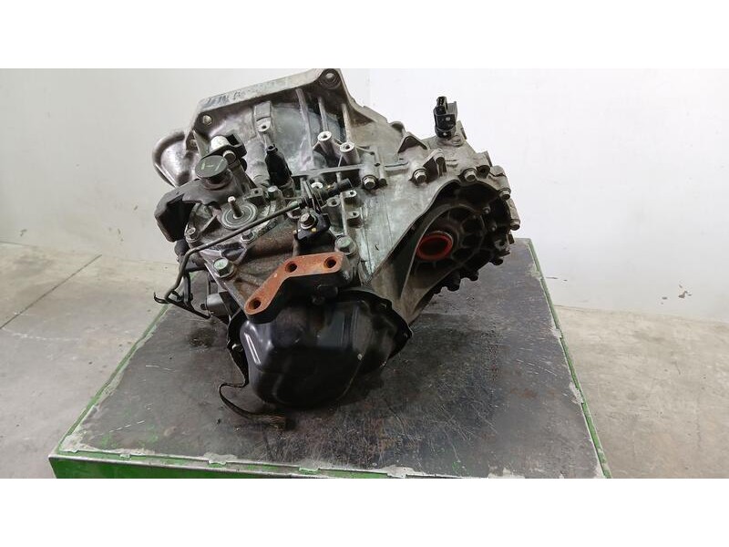 Recambio de caja cambios para hyundai i20 comfort referencia OEM IAM T9M5B 762716 5VELOCIDADES