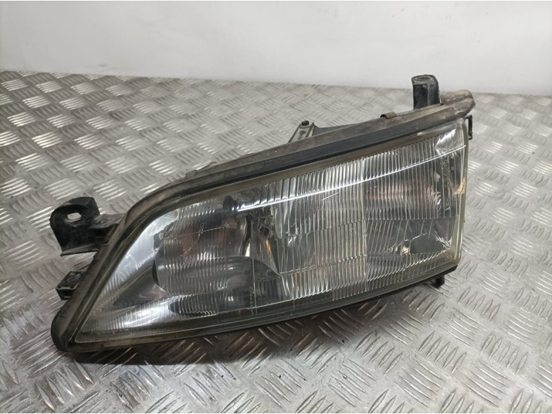 Recambio de faro izquierdo para opel vectra b caravan básico referencia OEM IAM 9119523  