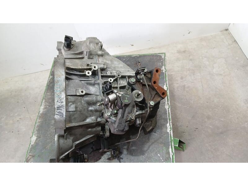 Recambio de caja cambios para hyundai i20 comfort referencia OEM IAM T9M5B 762716 5VELOCIDADES