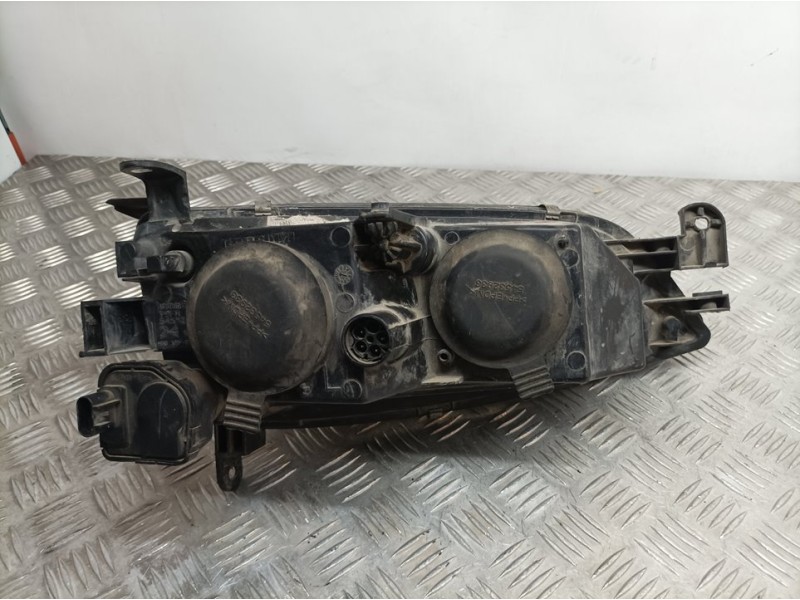 Recambio de faro izquierdo para opel vectra b caravan básico referencia OEM IAM 9119523  