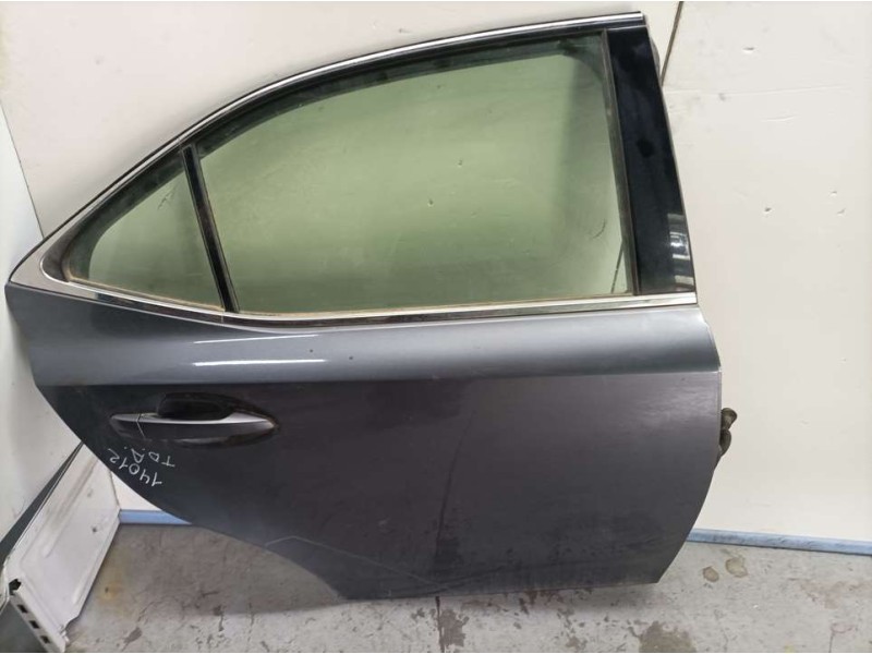 Recambio de puerta trasera derecha para lexus is 300h referencia OEM IAM 6700353070  