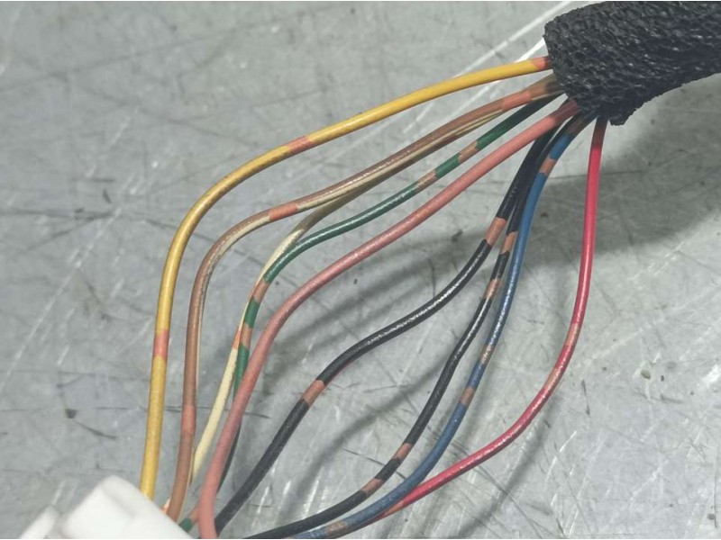 Recambio de retrovisor derecho para lexus is 300h referencia OEM IAM 8791053751B0  ELECTRICO 9 CABLES