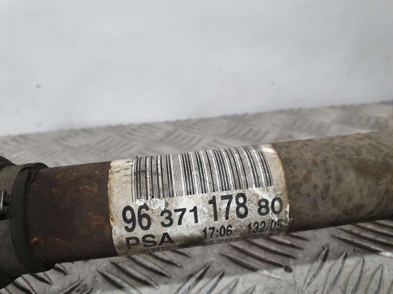 Recambio de transmision delantera derecha para citroën c4 coupe vtr referencia OEM IAM 9637117880 8MN05 2192711