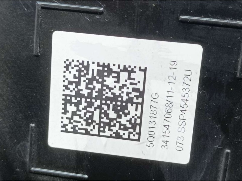 Recambio de deposito adblue para volkswagen golf vii lim. (bq1) advance referencia OEM IAM 5Q0131877G  