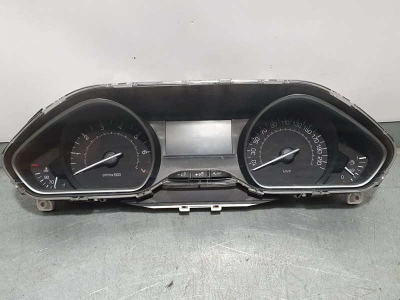 Recambio de cuadro instrumentos para peugeot 208 style referencia OEM IAM 981384878001  CRISTAL ROZADO