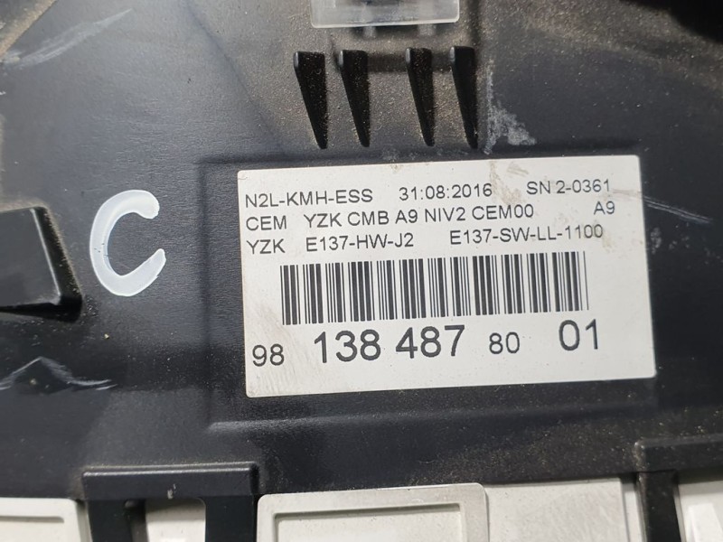 Recambio de cuadro instrumentos para peugeot 208 style referencia OEM IAM 981384878001  CRISTAL ROZADO