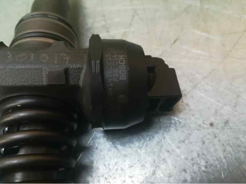 Recambio de inyector para volkswagen golf v berlina (1k1) 1.9 tdi referencia OEM IAM 0414720215 038130073AG BOSCH