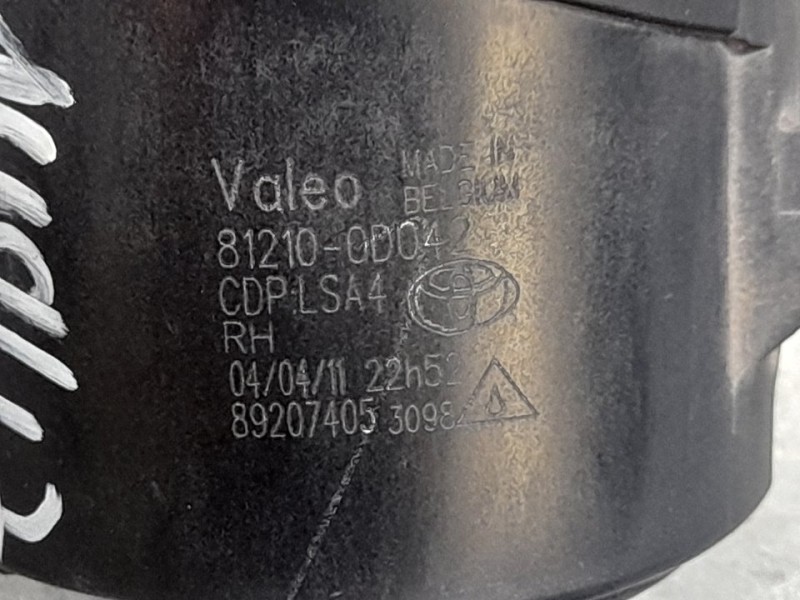 Recambio de faro antiniebla derecho para toyota auris edition referencia OEM IAM 812100D042  