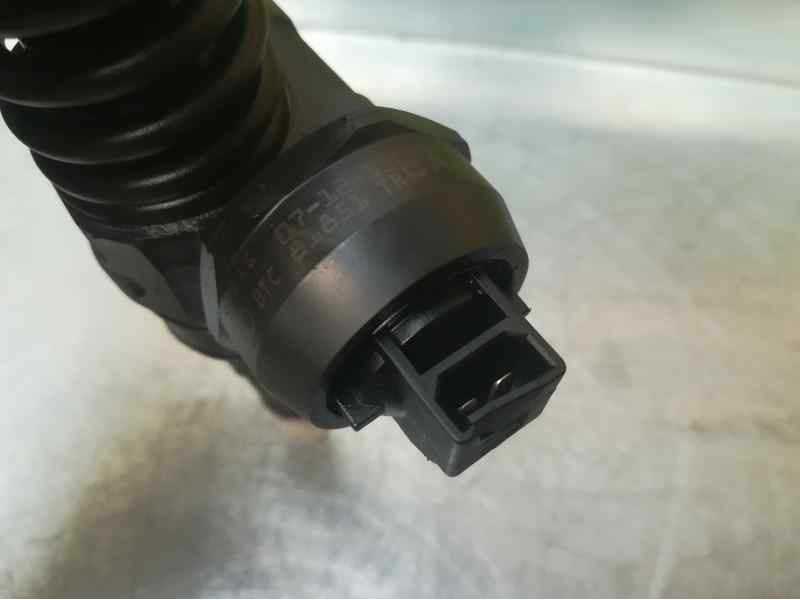 Recambio de inyector para volkswagen golf v berlina (1k1) 1.9 tdi referencia OEM IAM 0414720215 038130073AG BOSCH