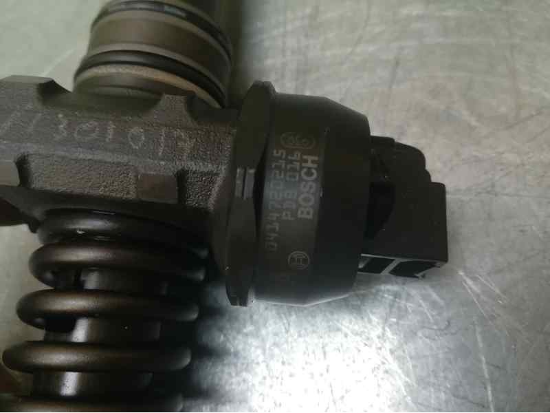 Recambio de inyector para volkswagen golf v berlina (1k1) 1.9 tdi referencia OEM IAM 0414720215 038130073AG BOSCH