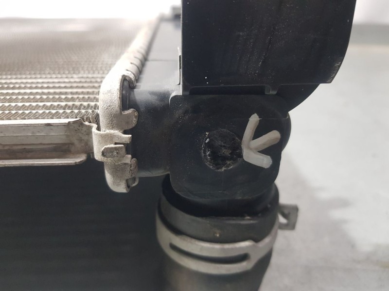 Recambio de radiador agua para renault clio iv expression referencia OEM IAM 214107326R  PATAS ROTAS