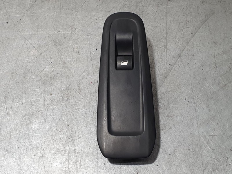 Recambio de mando elevalunas delantero derecho para peugeot 308 sw allure referencia OEM IAM 96762292ZD  