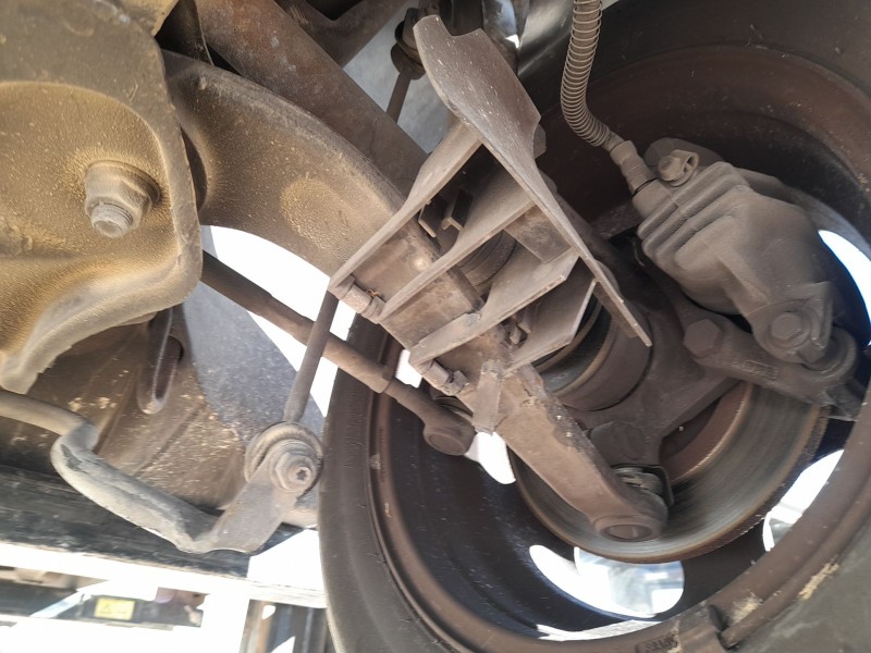 Recambio de brazo suspension inferior delantero izquierdo para peugeot 206 hatchback (2a/c) 1.4 i referencia OEM IAM 3520G8  