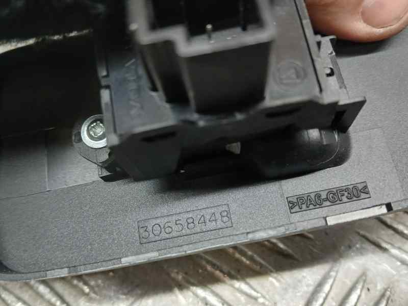 Recambio de mando elevalunas delantero derecho para volvo s40 berlina 2.0 d momentum referencia OEM IAM 30658448  