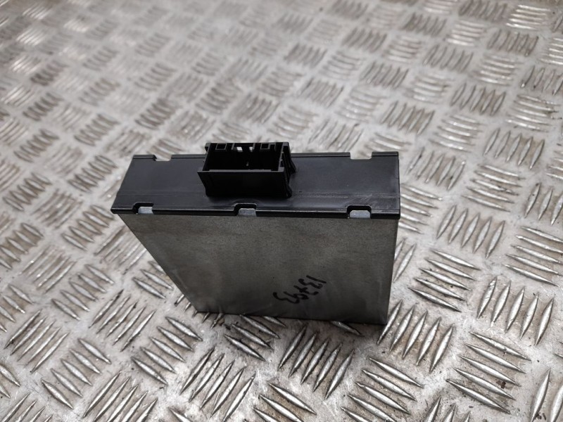 Recambio de modulo electronico para bmw serie 1 berlina (e81/e87) 118d referencia OEM IAM 912708802 8ES00947920 HELLA