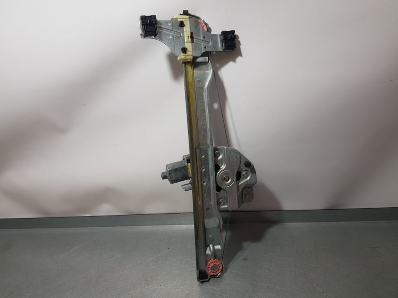 Recambio de elevalunas delantero derecho para peugeot 208 active referencia OEM IAM 9673154380 A002C501 LAMES ELECTRICO