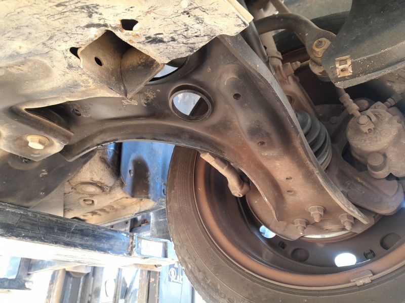 Recambio de brazo suspension inferior delantero izquierdo para seat ibiza iv (6j5, 6p1) 1.4 tdi referencia OEM IAM 6R0407151F  