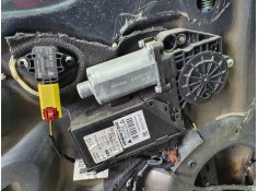 ELEVALUNAS DELANTERO IZQUIERDO ELÉCTRICO