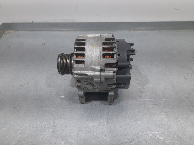 Recambio de alternador para audi a3 (8p) attration referencia OEM IAM 03L903023A TG14C031 VALEO