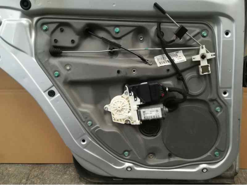 Recambio de elevalunas trasero izquierdo para volkswagen bora berlina (1j2) conceptline referencia OEM IAM 1C0959811A  ELECTRICO