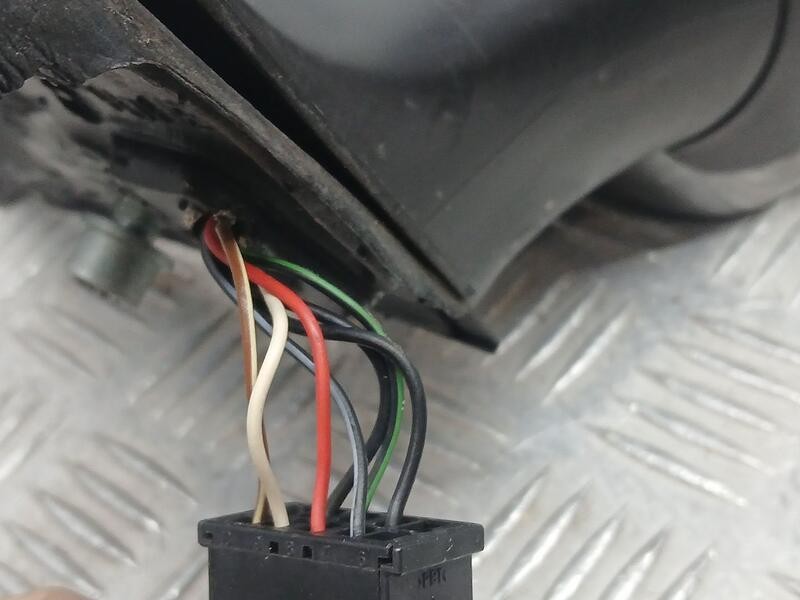 Recambio de retrovisor izquierdo para audi a6 avant (4b5) allroad quattro referencia OEM IAM 4Z7858561  