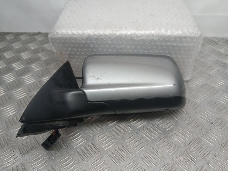 Recambio de retrovisor izquierdo para audi a6 avant (4b5) allroad quattro referencia OEM IAM 4Z7858561  