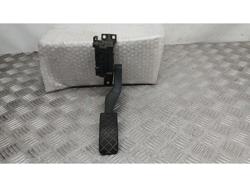 Recambio de potenciometro pedal para volkswagen golf iv (1j1) 1.9 tdi referencia OEM IAM 1J1721503H  6PV00777001
