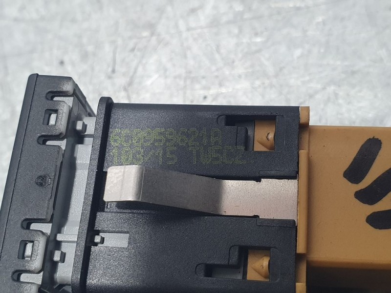 Recambio de interruptor para volkswagen polo (6r1) 5 puertas referencia OEM IAM 6Q0959621A  DESEMPAÑAR LUNA TRASERA