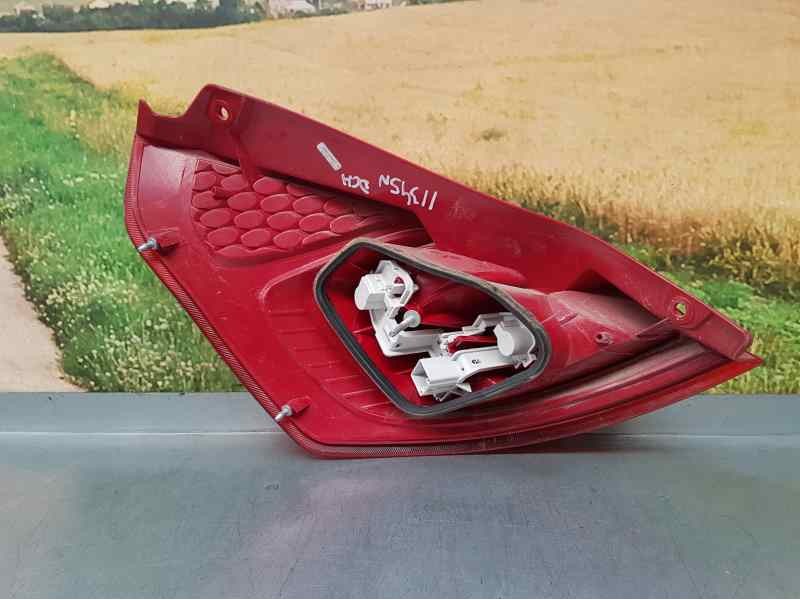 Recambio de piloto trasero derecho para ford fiesta (cb1) ghia referencia OEM IAM 8A6113A602AB  