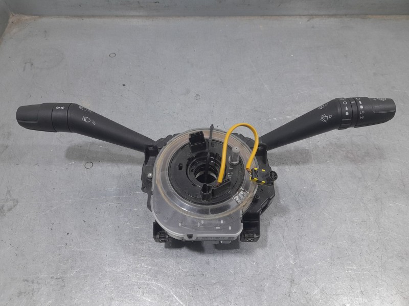 Recambio de mando luces y limpia para kia carens i monospace (fc, fj) 2.0 crdi referencia OEM IAM 5UV85TRMAC 28584949 