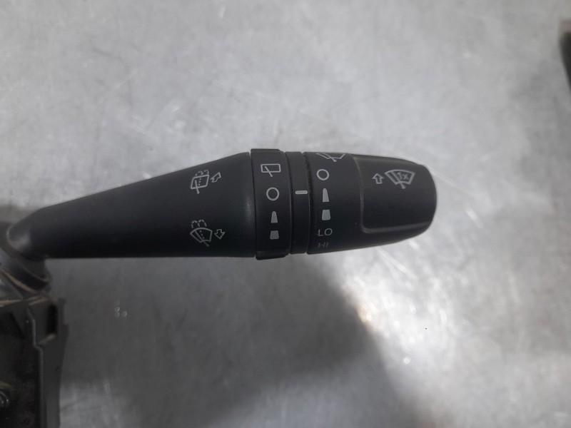 Recambio de mando luces y limpia para kia carens i monospace (fc, fj) 2.0 crdi referencia OEM IAM 5UV85TRMAC 28584949 