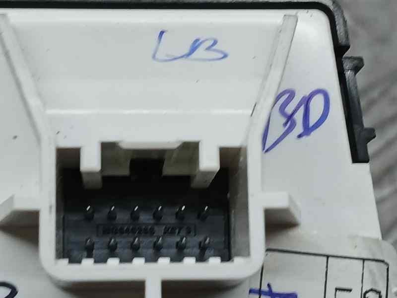 Recambio de mando retrovisor para hyundai i20 n line referencia OEM IAM 93530BV010  