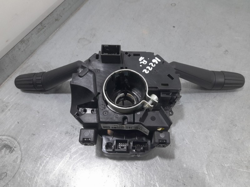 Recambio de mando luces y limpia para kia carens i monospace (fc, fj) 2.0 crdi referencia OEM IAM 5UV85TRMAC 28584949 