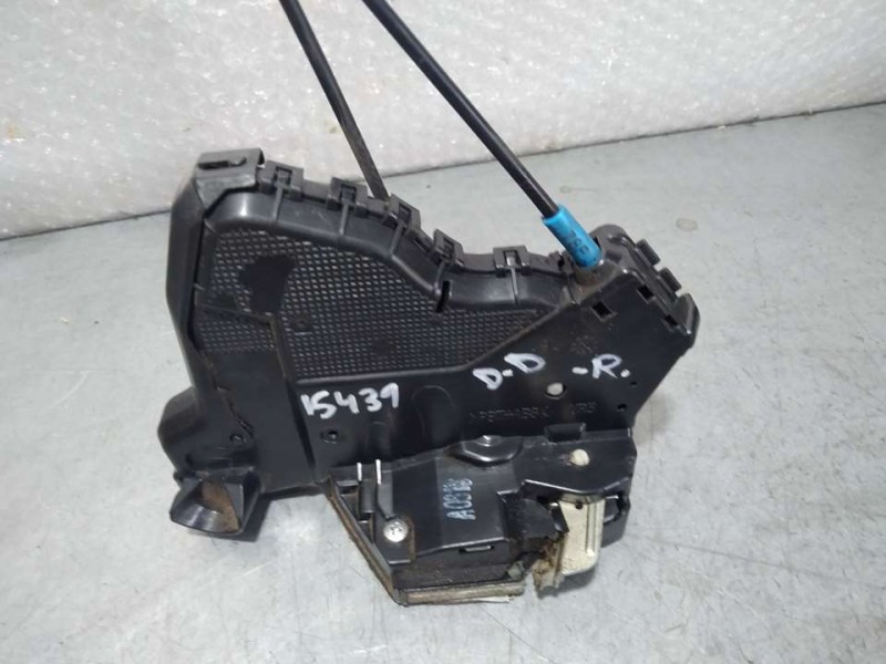 Recambio de cerradura puerta delantera derecha para toyota avensis (t27) active referencia OEM IAM 6903005130  4 PINES