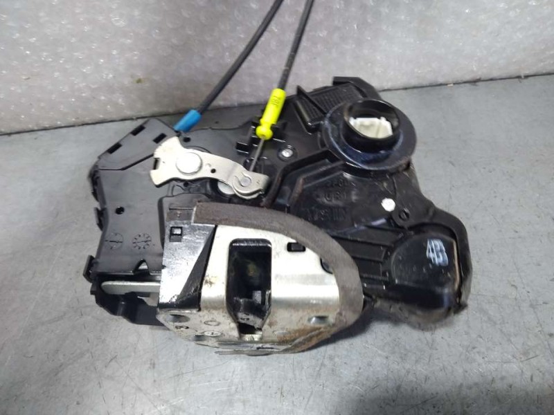 Recambio de cerradura puerta delantera derecha para toyota avensis (t27) active referencia OEM IAM 6903005130  4 PINES