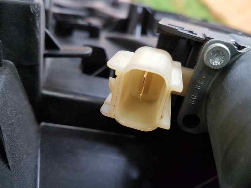 Recambio de elevalunas delantero derecho para ford fiesta (cb1) ghia referencia OEM IAM 8A61B045H16AG 2 PINS ELECTRICO