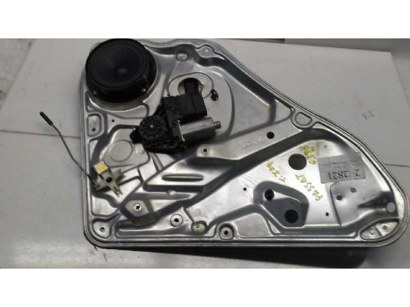 Recambio de elevalunas trasero izquierdo para volkswagen passat berlina (3b2) 1.9 tdi referencia OEM IAM 3B5839751AT 18 PINS ELE