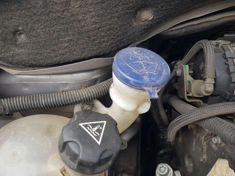 Recambio de deposito limpia para peugeot 2008 (--.2013) style referencia OEM IAM 6431N6  