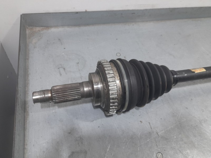 Recambio de transmision delantera derecha para kia carens i monospace (fc, fj) 2.0 crdi referencia OEM IAM 1K2KB CRNDDCMTRH 