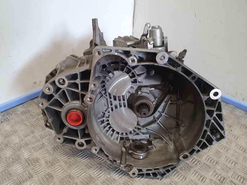 Recambio de caja cambios para opel insignia berlina cosmo referencia OEM IAM 95518589  6VELOCIDADES