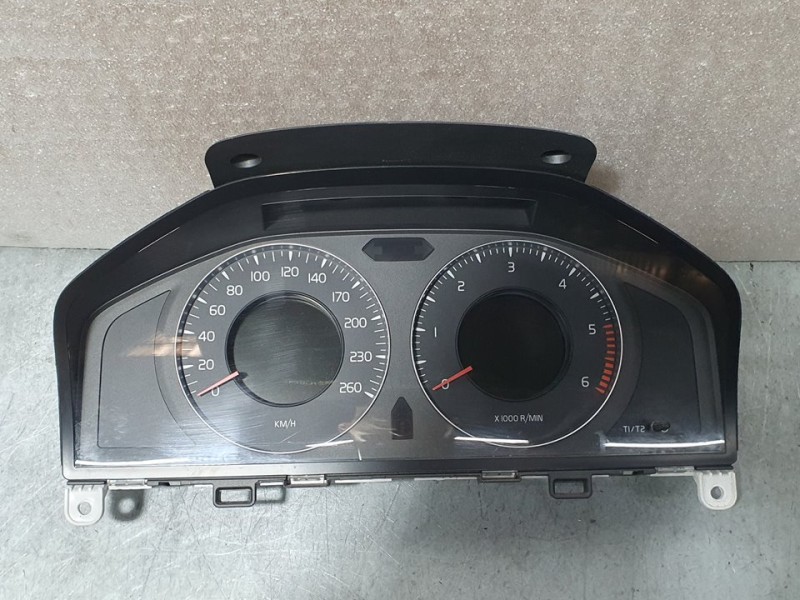 Recambio de cuadro instrumentos para volvo xc60 kinetic 2wd referencia OEM IAM 69399270U 31270899AA 