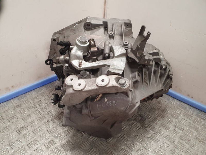 Recambio de caja cambios para opel insignia berlina cosmo referencia OEM IAM 95518589  6VELOCIDADES