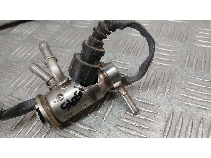 Recambio de inyector adblue para renault clio v experience referencia OEM IAM 208995377R M194401571 A2C39941900